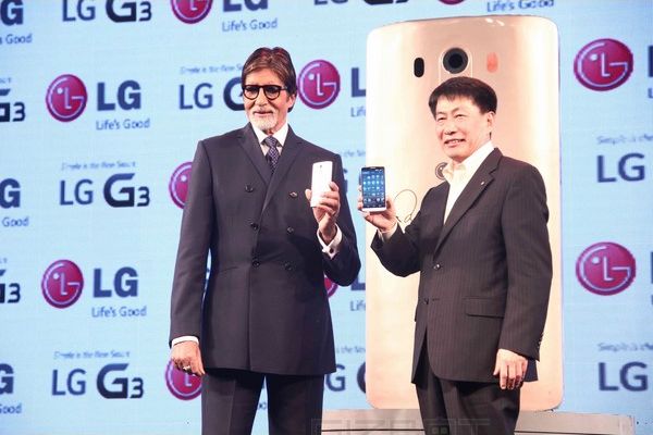 Amitabh Bachchan launches LG G3 In India