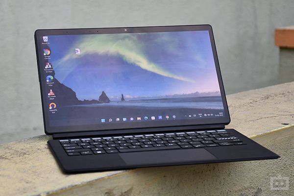 Asus VivoBook 13 Slate OLED Review