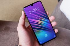 ডিসপ্লের উপরে ওয়াটারড্রপ নচ সহ লঞ্চ হল Vivo V11 Pro