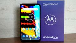  শুক্রবার বিক্রি শুরু হল Motorola One Power