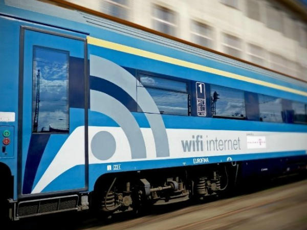 ৮.৫০০ টি স্টেশনে Wi-Fi পরিষেবা শুরু করবে রেল ৮.৫০০ টি স্টেশনে Wi-Fi পরিষেবা শুরু করবে রেল