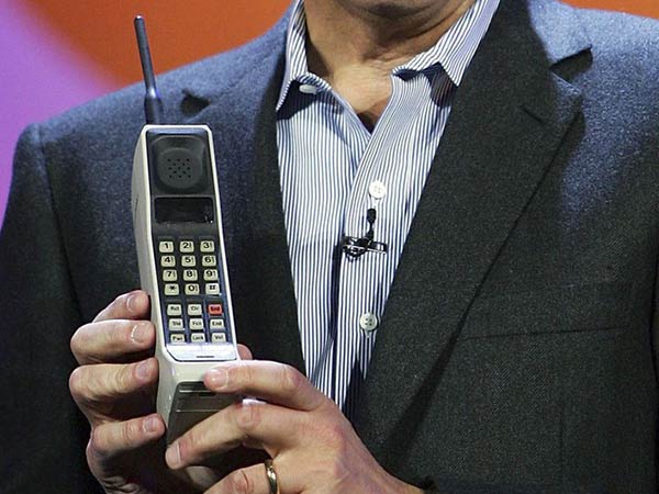 Motorola DynaTAC, 1984