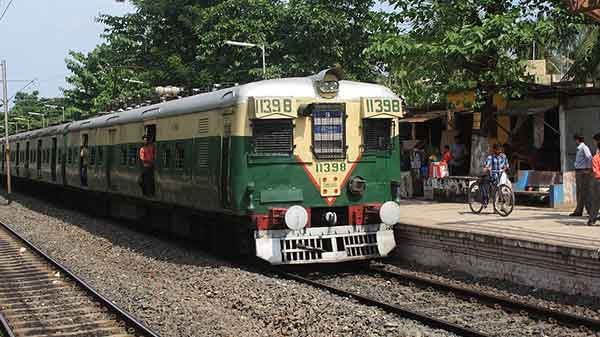 শহরতলি ট্রেন ট্র্যাকিং এর মোবাইল অ্যাপ শহরতলি ট্রেন ট্র্যাকিং এর মোবাইল অ্যাপ