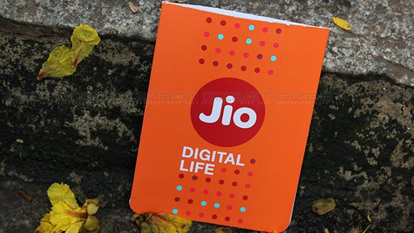 জলের দামে প্রতিদিন 4.5GB ডাটা দিচ্ছে জিও জলের দামে প্রতিদিন 4.5GB ডাটা দিচ্ছে জিও