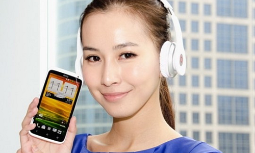 HTC One X Deluxe limited edition out in the market