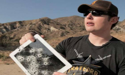 Video: Man shooting new iPad