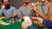बस कुछ ही मिनटों में सीखे  ,कैसे खेला जाता है Poker 