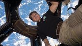 சாதனை விண்வெளி வீராங்கனை பெக்கி விட்சன் NASA-லிருந்து ஓய்வு பெற்றார்.!