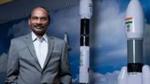 மாணவர்கள&... மாணவர்கள் தயாரித்த செயற்கைகோள்: விண்ணுக்கு செலுத்தும் இஸ்ரோ- இஸ்ரோ தலைவர் சிவன் பாராட்டு!