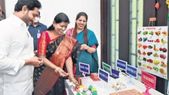ஆந்திர... ஆந்திர அரசு மகளிர் தினத்தில் மொபைல் வாங்கும் பெண்களுக்கு சிறப்பு சலுகை அறிவித்துள்ளது.!