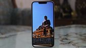 தள்ளுபடியுடன் பழைய iPhone வேணுமா?., அப்டேட் உள்ள புது iPhone வேணுமா?- எது பெஸ்ட் சாய்ஸ்?