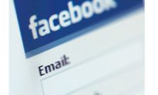 अपने मोबाइल में कैसे प्रयोग करें फेसबुक