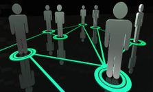 ट्विटर और फेसबुक की रेस में कौन है सबसे आगे