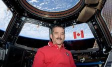 अंतरिक्ष में कैसे रोते हैं एस्‍ट्रोनॉट?