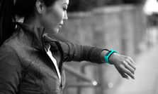 साल में बस एक बार चार्ज करना पड़ेगा इस बैंड को?