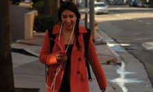 बैकपैक लेकर चलिए, चार्ज होगा मोबाइल फोन