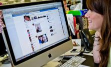 ऑफिस के लिए अलग से फेसबुक बना रही है कंपनी