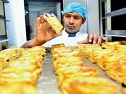 'फूड ऑन ट्रैक' मोबाइल ऐप से मिलेगा अब ट्रेन में खाना