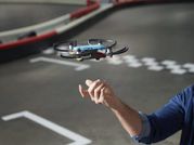 हाथ के इशारे से चलेगा DJI का सेल्फी Spark ड्रोन