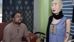 आइए आपको हिंदी बोलने वाली पहली रोबोट 