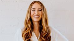 27 वर्षीय यह इंफ्लुएंसर जो Instagram और Tik Tok से महीने में कमा रही है 1 करोड़ रुपये