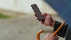 मानसून के दौरान आपके गैजेट्स को सुरक्षित रखने वाले है ये मजेदार हैक्स