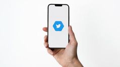 इंतजार हुआ खत्म, Twitter में रोल आउट होने लगा है Edit और Dislike का फीचर