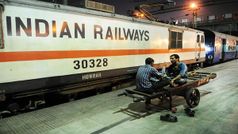 भारतीय रेलवे ने ट्रेन की आवाजाही के समय को ट्रैक करने के लिए रीयल-टाइम ट्रेन इंफॉर्मेशन सिस्टम किया लागू