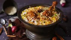 2022 में स्विगी पर लोगों ने सबसे ज्यादा ऑर्डर चिकन बिरयानी और समोसा किया,आपने ऑर्डर क्या किया?