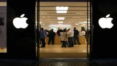Apple MacBook के साथ फ्री मिल रहा AirPod इयरबड्स, जल्दी करें, यहां जानें ऑफर