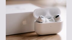 एडवांस और हाईटेक डिवाइस को लॉन्च करने की प्लानिंग में Apple, कैमरा वाले AirPods पेश करेगी कंपनी