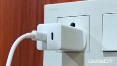 सिर्फ Black और White कलर में ही क्यों आते हैं स्मार्टफोन के चार्जर?, जानें वजह