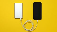 Power Bank खरीदने की कर रहे हैं तैयारी तो जान लें ये जरूरी बातें; बड़े काम की हैं ये टिप्स