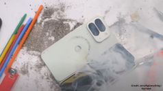 ब्लास्ट हो गया Google Pixel फोन, फटी रह गई यूट्यूबर की आँखें, उड़ने लगा धूआं!