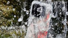 ताकतवर फोन! iQOO 15 की जल्द होगी एंट्री, मिलेगी IP68+IP69 रेटिंग और 7000mAh बैटरी