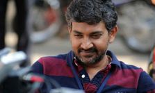 ప్రముఖ తెలుగు దర్శకుల ట్విట్టర్ ఇంకా ఫేస్‌బుక్ అకౌంట్‌ల వివరాలు