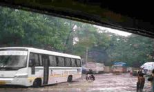 ట్విట్లర్‌లో ముంబై నగరం... రోడ్లన్ని జలమయం!