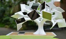 ఈ చెట్టు నుంచే మొబైల్ ఫోన్‌లను చార్జ్ చేసుకోవచ్చు!