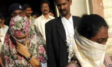 ఫేస్‌బుక్‌లో వివాదాస్పద వ్యాఖ్యాలు చేసి జైలుపాలయిన వ్యక్తులు!