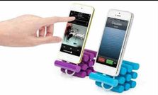 యాపిల్ ఐఫోన్ స్టాండ్స్... ఇవి చాలా హాట్ గురూ!!