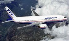 పేపర్ మోడల్ బోయింగ్ విమానాన్ని తయారు చేసిన కుర్రోడు!!