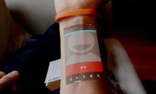 ఈ రిస్ట్ బ్యాండ్ మీ చేతిని స్మార్ట్‌ఫోన్‌‌లా మార్చేస్తుంది