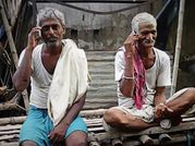 ఈ ఫోన్లతో మాట్లాడితే కళ్లు చెమ్మగిల్లుతాయి