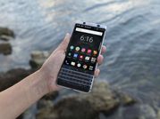 భారీ‌ రేంజ్‌లో బ్లాక్ బెర్రీ కీవన్ వస్తోంది