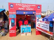 మేడారం జాతరలో జియో 4జీ ఆఫర్లు, జియోఫోన్ కొనేందుకు ప్రత్యేక స్టాళ్లు !