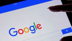 మీరు చేసే పనులన్నీ గూగుల్ పసిగడుతుందని తెలుసా, రక్షించుకోవడం ఎలా ?