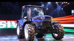 రైతుల కోసం డ్రైవర్‌లెస్‌ ట్రాక్టర్లను లాంచ్ చేసిన ఎస్కార్ట్‌ లిమిటెడ్‌