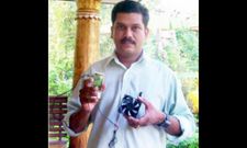 വൈദ്യുതി ഇല്ലാതെതന്നെ മൊബൈല്‍ ഫോണ്‍ ചാര്‍ജ് ചെയ്യാം... കണ്ടുപിടുത്തത്തിനു പിന്നില്‍ മലയാളി