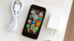 ലോകത്തിലെ ഏറ്റവും ചെറിയ 4 ജി സ്മാർട്ട്ഫോൺ ഇപ്പോൾ ലഭ്യമാണ്