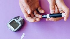 വിരൽ അ‌മർത്തരുത്, ലോഷൻ ഒഴിവാക്കുക...; ഗ്ലൂക്കോമീറ്റർ ശരിയായി ഉപയോഗിക്കാൻ 8 ടിപ്സ്